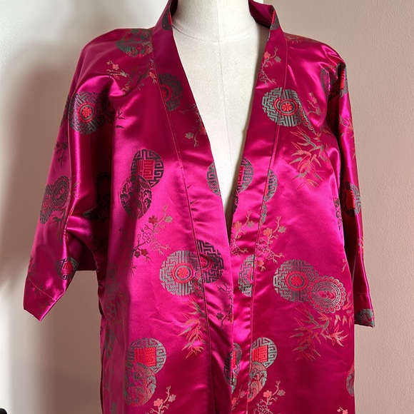 Kimono/ Geisha robe /Size S- M / FUCHSIA /Rayon Brocade - Picture 8 of 9
